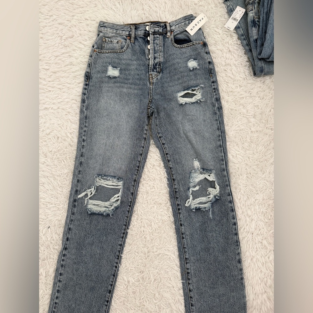 Pacsun Dad jeans, medium indigo.
BRAND NEW W TAGS.